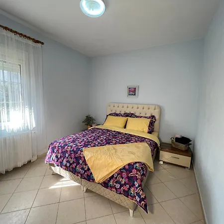 Lägenhet Elia Karianí