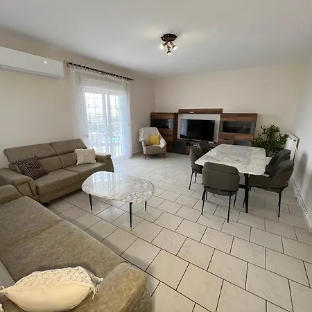 Апартаменты Elia *