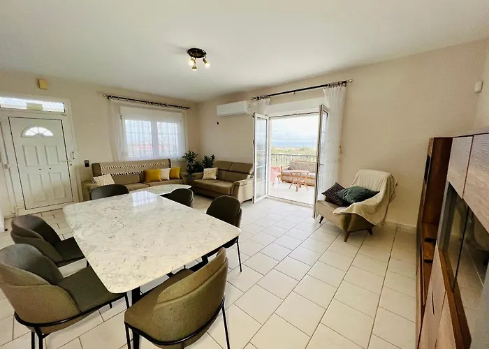 Appartamento Elia Karianí